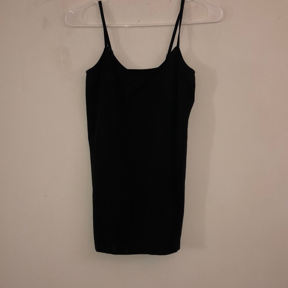 a black tank
